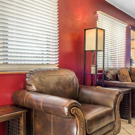Rodeway Inn Near Ft Huachuca Сиера Виста Екстериор снимка