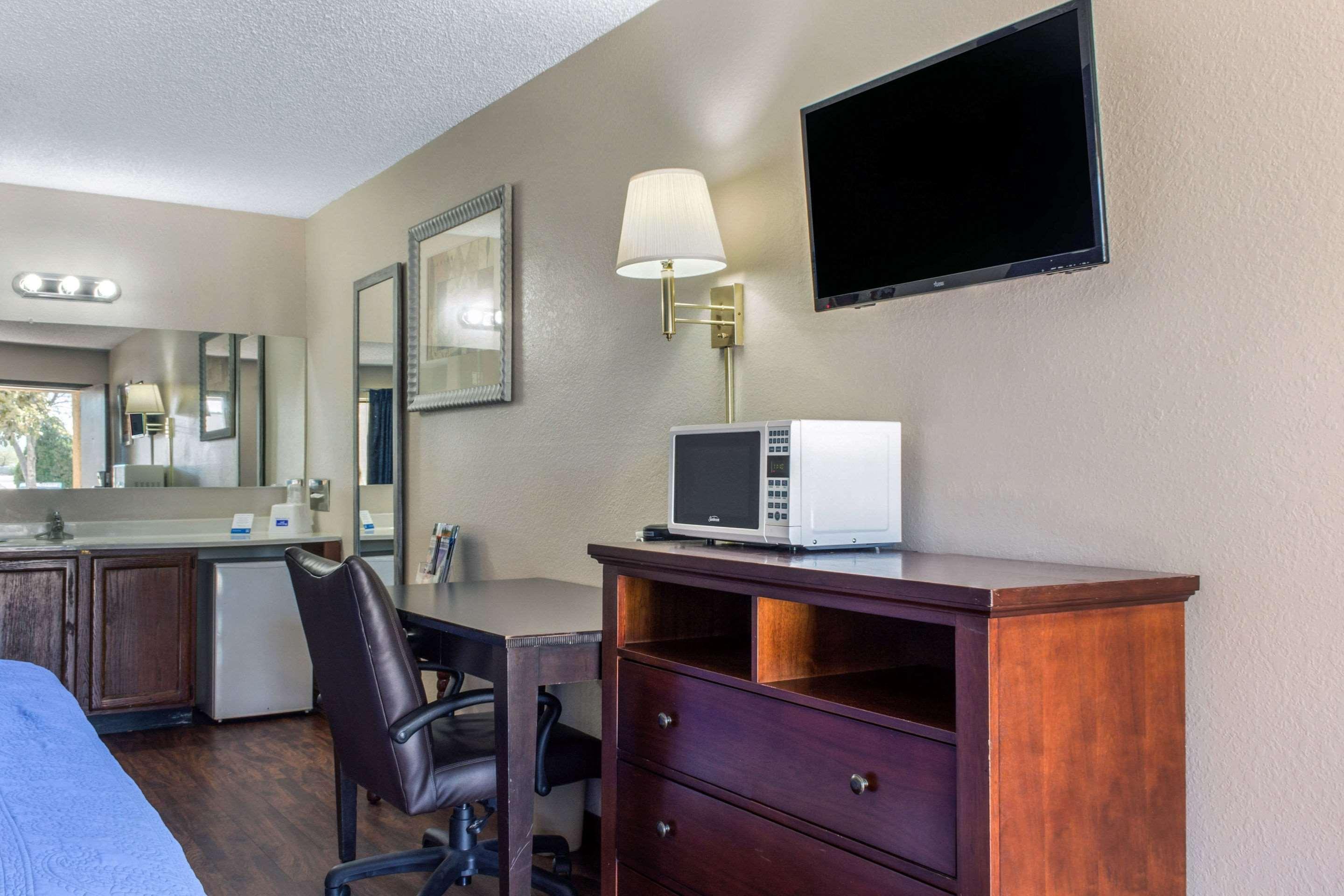 Rodeway Inn Near Ft Huachuca Сиера Виста Екстериор снимка