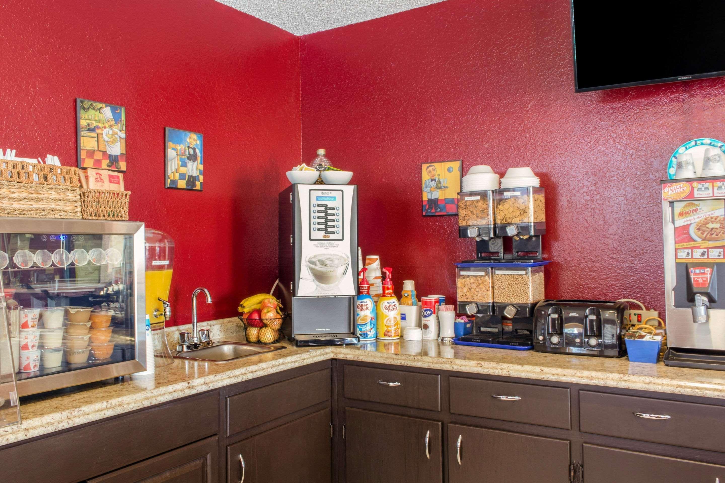 Rodeway Inn Near Ft Huachuca Сиера Виста Екстериор снимка